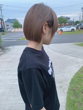 トップヘアーヒルズ 安城(TOP HAIR HILLS) ぱつっと厚みのあるベージュボブ/ニュアンスカラー