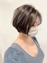 オーティティ(O-TETE)&nbsp;O-tete グレージュハイライトカラーショートボブ