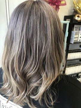 アトラス(Atlas) ブリーチ×グレージュ