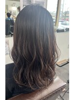 エルパライソ リフォ(Elparaiso Reff)&nbsp;女子力アップ！巻き髪スタイル