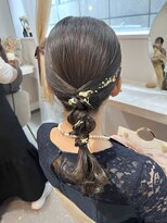 ミラ(Mila)&nbsp;トレンド☆グロスタイト×編みおろしヘア