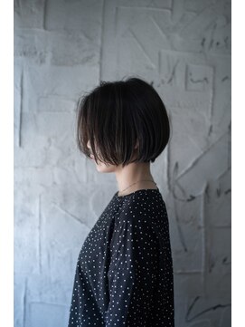 髪と生活美容室 大分本店 軽め丸めのショートボブ