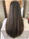 ツヤ髪スタイルニュアンスカラーショートボブセンターパート