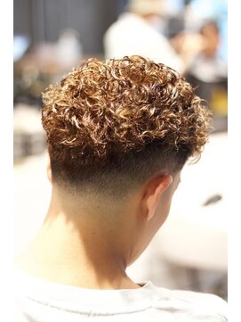 キングスマントーキョー 多摩センター2nd(KINGSMAN TOKYO) ローフェードパーマ