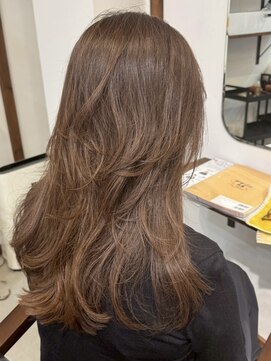 ルイ(ROUIS produced by LUCK 津田沼) ROUIS津田沼 白髪ぼかし×白髪染めのいいとこ取りレイヤー