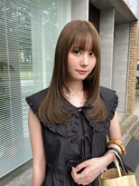 クプラ(Qpula)&nbsp;セミロングレイヤーカット　透明感オリーブカラー