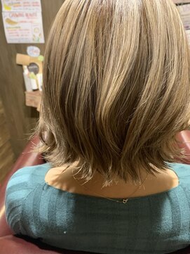 カプロ キャトル(Capullo de Quatre) ベージュ×ミディアム