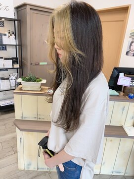 ヘアー アトリエ アンジー(Hair Atelier Angee) ブラックピンクのジェニー風な前髪カラー