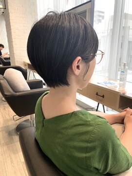 アーロン(aaron) 【サロンワーク】タイトショートで大人かわいい