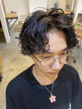 エルオム(EL.HOMME) 【YUKI】無造作スパイラルパーマ×センターパート