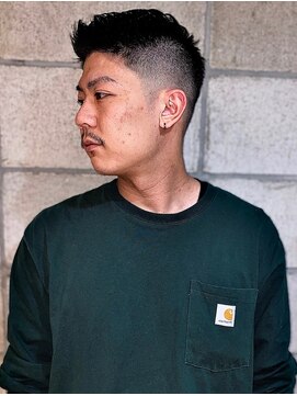 フランクスバーバー アンド ビアークラブ(FRANK'S BARBER and BEER CLUB) ジェットモヒカンバーバーカットニュアンスパーマフェードカット