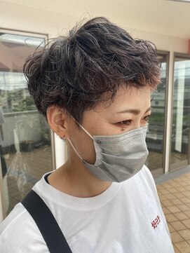 フィーカ(FIKA) ショートカット×毛先遊ばせパーマ