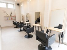 アグ ヘアー ゼッカ 大野城店(Agu hair zekka)の雰囲気（ゆったり寛げる居心地の良い空間です。※写真はイメージです。）