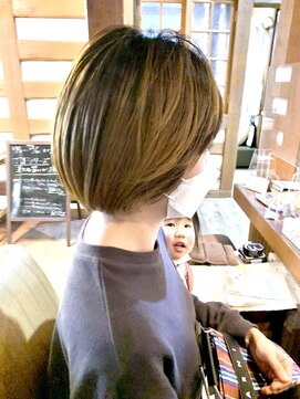 フイ(Hui.) ショートボブ