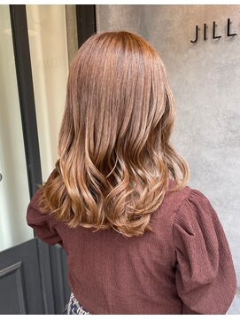 ナンバー ジルバ 立川(N° jillva) 丸型卵形レイヤーカットエアリーロング美髪ベージュカラー立川