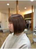 切りっぱなしぱっつんボブ