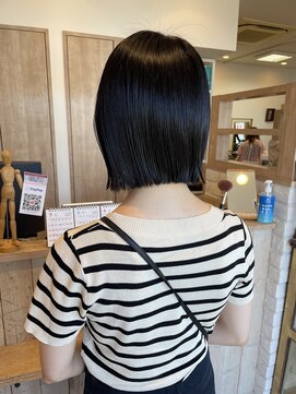 ヘアー テクニカ(hair Technica) ストレートな切りっぱなしボブ♪