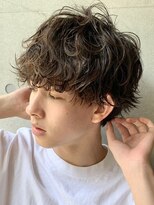 マグ カーネ バイ フィフス(Mag KANE by fifth) 波巻きスパイラルパーマメンズマッシュセンターパート刈り上げ