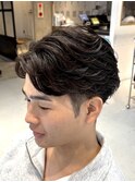 調布メンズ刈り上げセンターパートカットフェザーパーマ強め30代