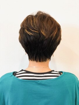 ヘアギャラリーリリカル(hair gallery Lyrical) スタイリッシュショート＋ハイライトカラー