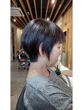 キレイコムデュース(Deuce) 酸性ストレートショートスタイル