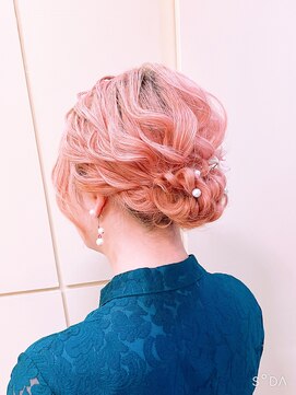 ヘアメイク ジェイエム ルーズシニヨン
