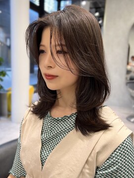 シティ(CITY) ミディアムレイヤー　韓国ヘア　ラベンダーベージュ