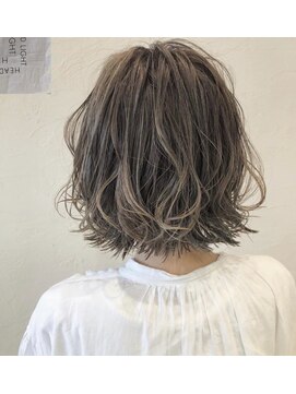 リン モアナバイヘッドライト 武蔵小杉2号店(lynn Moana by HEADLIGHT) Moana【武蔵小杉】#ハイライト#ベージュ#大人可愛い#ミディアム