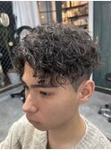 スペインカール×前下がりカット