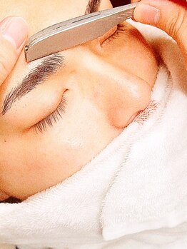 グラン 矢巾店(GRAN)の写真/【オシャレを極めたMENS PRESENTS★】印象を大きく変えるひげや眉のお手入れもお任せください◎清潔感UP！