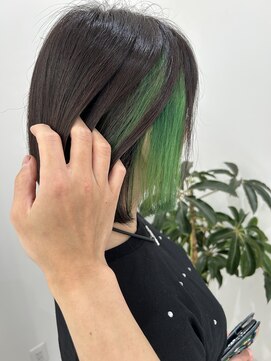 グラムヘアー(GLAM HAIR) ボブ×インナーカラー（グリーン）