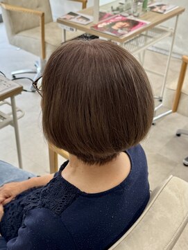 レヴィア(REVIA) 白髪ぼかしハイライトブリーチミルクティーベージュ