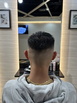 ラピス 大阪アメ村店(Lapis) フェードカット