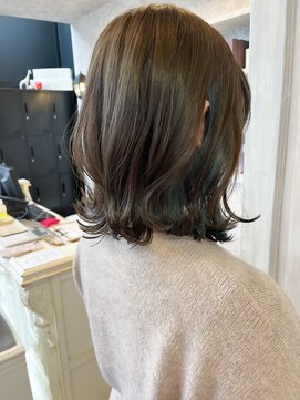 キャアリー(Caary) 福山人気オリーブグレージュ赤味撃退ツヤカラー外ハネくびれ小顔