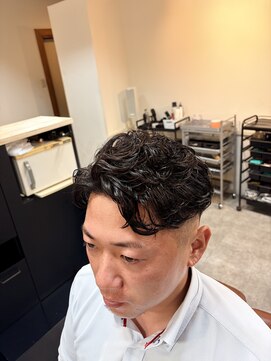 フリーゼアコマキ(FRISEUR) 宮城リョータ風 × メンズパーマフェード