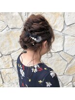 ヘアメイク ヴァロ(Hair Make VaLo)&nbsp;まとめアレンジ＋クセ毛もまとめて