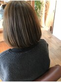 アッシュグレーボブ