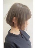 透けるハイトーンボブ
