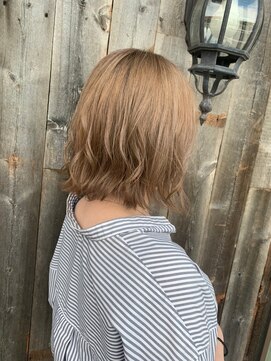 バグズ ヘアデザイン 桔梗が丘店(Baguz HAIR DESIGN) ハイトーンカラー×外はねボブ/ことりベージュ10代20代30代