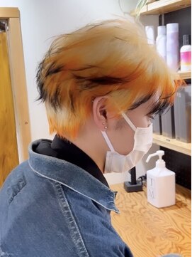 キラ 原宿(KILLA) 束感ツーブロックマッシュ波巻きハイライトハイトーンカラー韓国