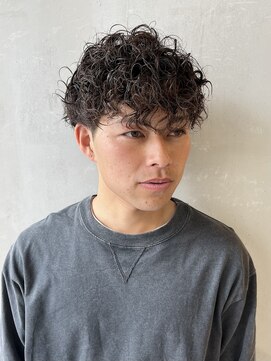 フランクスバーバーリザーブ 人形町店(FRANK’S BARBER RESERVE) スペインカール/テーパーフェード/人形町/　ｙ