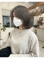 エメ 小山(Aimer)&nbsp;顔周りカット/イルミナカラー/オリーブグレージュ