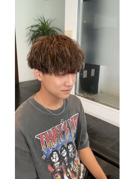 リープ(LEAP) 波巻きパーマ、特殊カラー