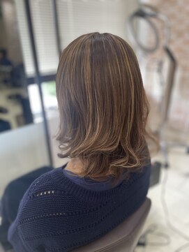 マニッシュ 三鷹駅前店 ベージュハイライトカラー×レイヤー