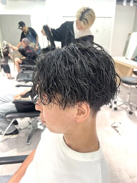 スイ 松戸(SUI) センターパート×ツイストスパイラル【松戸/メンズ】