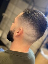 フランクスバーバー アンド ビアークラブ(FRANK'S BARBER and BEER CLUB)&nbsp;フェードカット