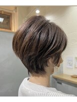 アンビエンテ(ambiente)&nbsp;40代～大人ショートレイヤー　小顔効果　首元スッキリスタイル
