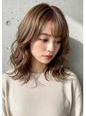 レイヤーカットくせ毛風ゆるふわくびれボブパーママロンベージュ