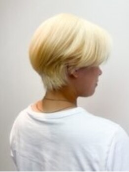 ヘアーアンドアイラッシュ ビス 下曽根店(Bis!)の写真/髪にも地肌にも優しい☆オイルを配合したこだわりの薬剤で、傷まず透明感のあるキレイな髪色が叶う＊