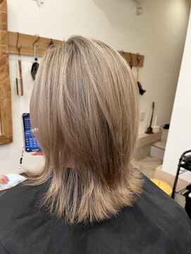 ラック(LUCK) ハイトーンベージュ